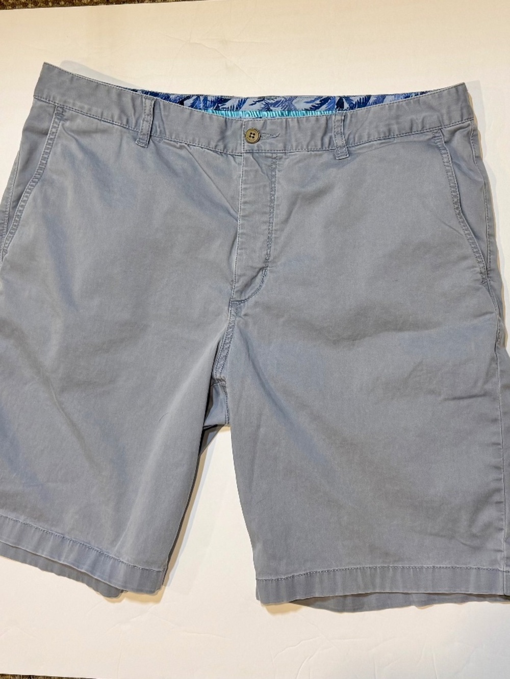 Tommy Bahama Light Gray/Blue Cotton Shorts Size 38 w/ 9" Inseam